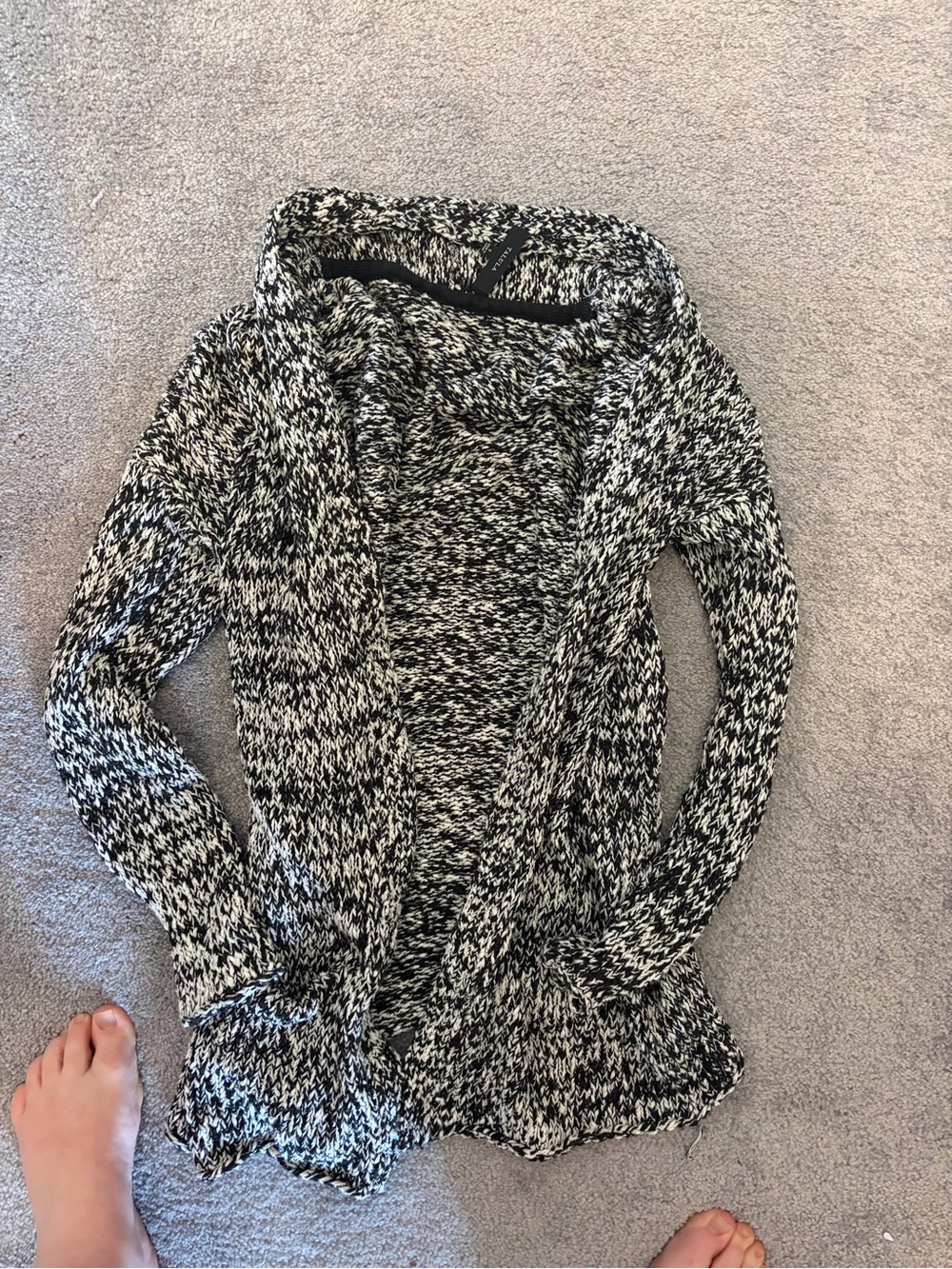 TNA back and white size sm cardigan